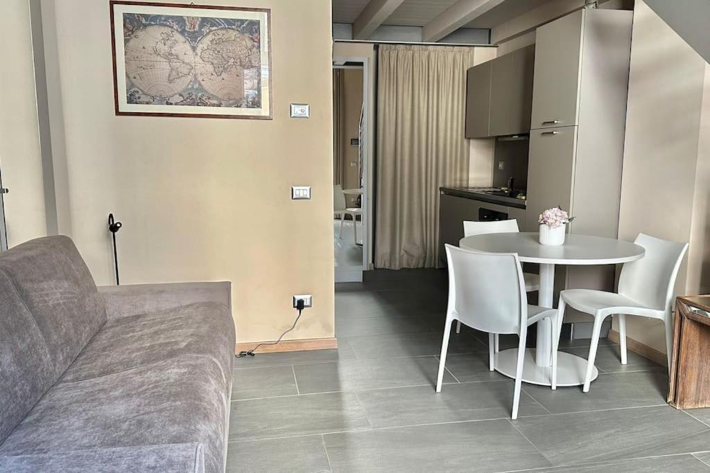 Couple'S Dream Loft 100Mt From Duomo And Lake كومو المظهر الخارجي الصورة
